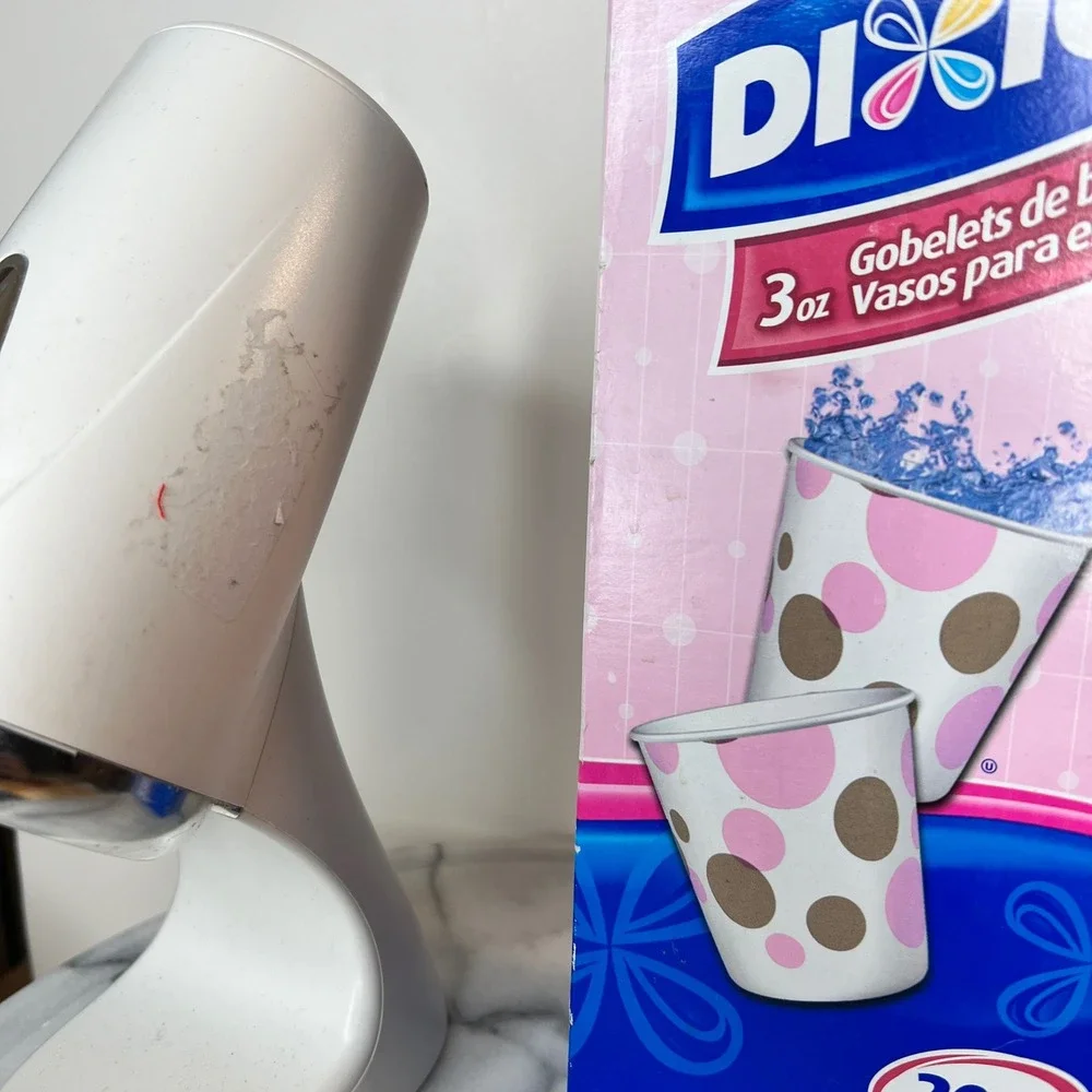 Dixie White Bath Cup Dispenser with 200 Count 3oz‎ Polka Dot Paper Cups Set